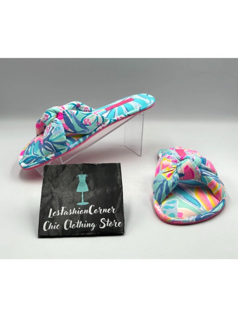 NWOT Lilly Pulitzer  In The Sea Glass Aqua Rainforest Pool Slippers Sz S/M 3334